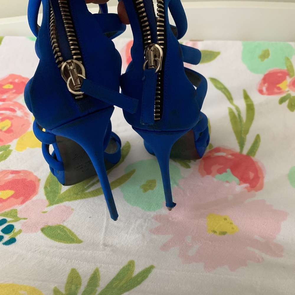 Shoes - Picture 2 of 5